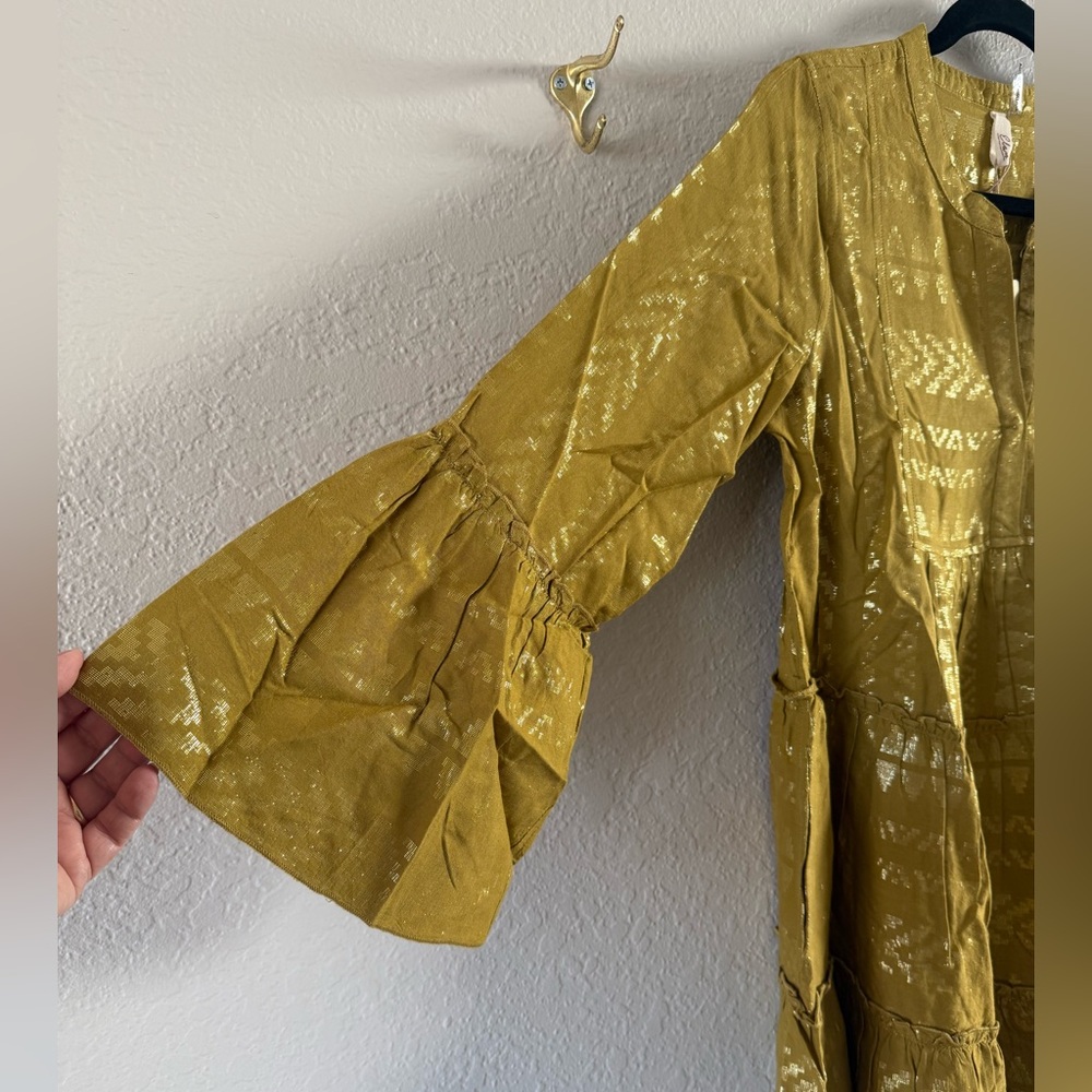 NWT Elan Clara Tiered Babydoll Dress Size S Metallic Gold Mustard Boho Bell Slv - Picture 3 of 8
